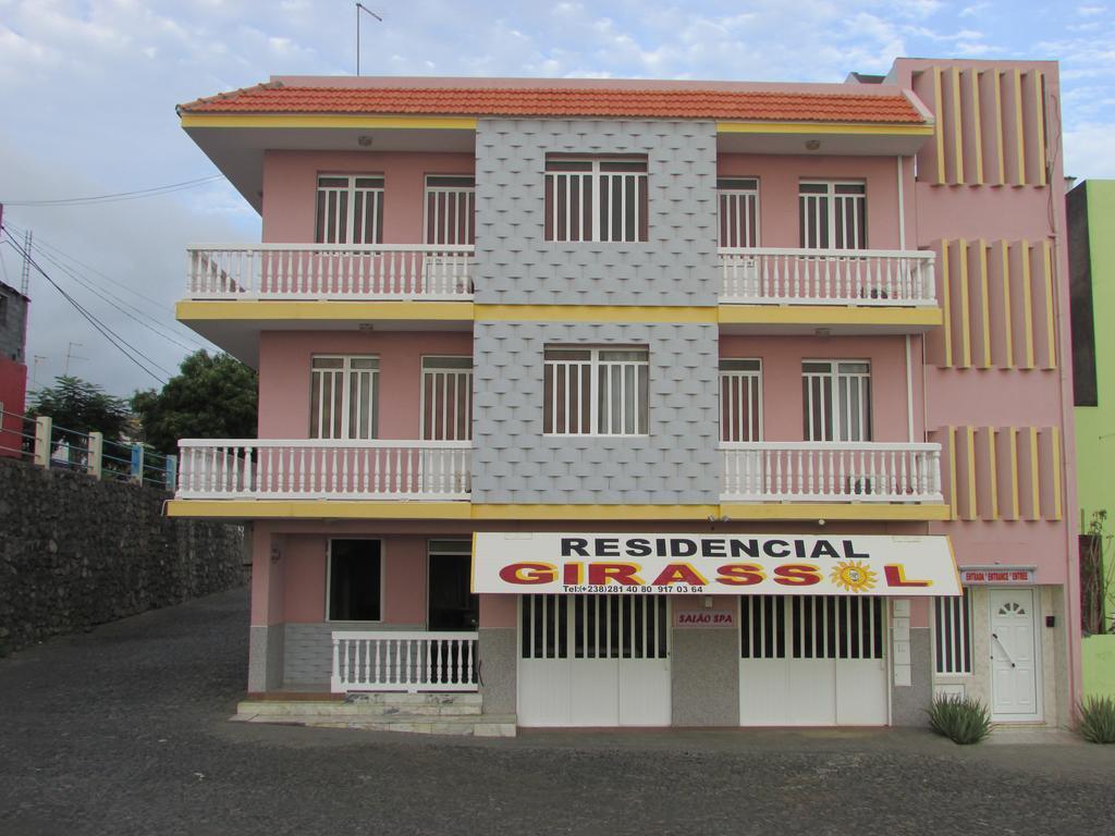 Residencial Girassol, Lda Bed & Breakfast São Filipe Dış mekan fotoğraf