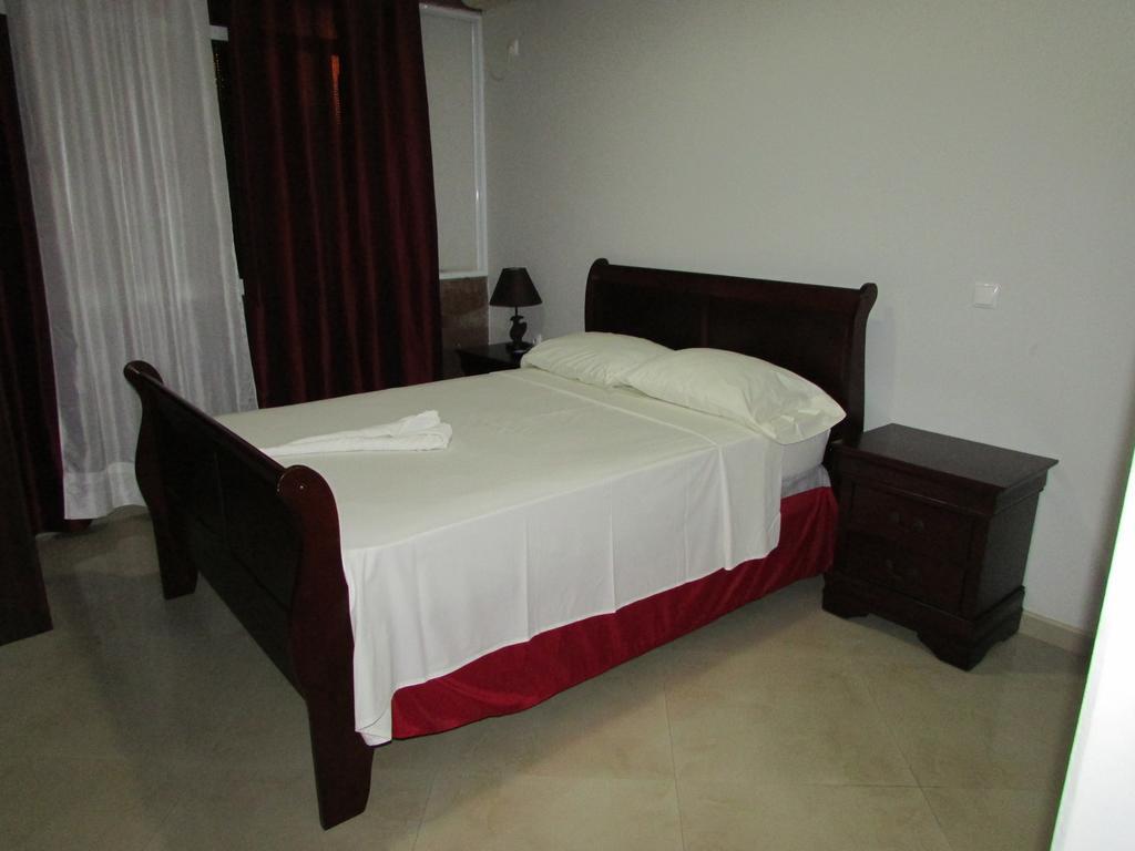 Residencial Girassol, Lda Bed & Breakfast São Filipe Dış mekan fotoğraf