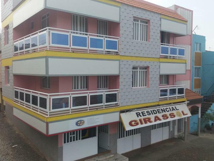 Residencial Girassol, Lda Bed & Breakfast São Filipe Dış mekan fotoğraf